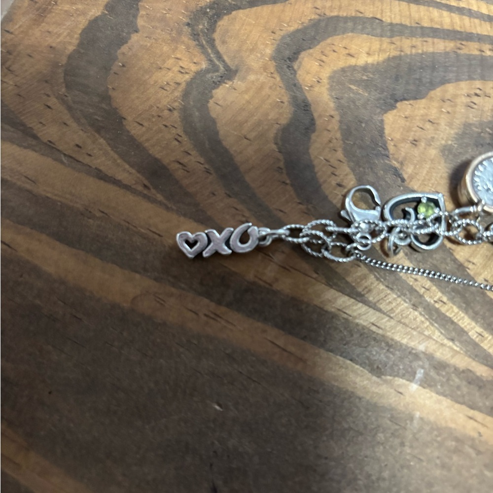 RETIRED!! James Avery ❤️xo charm